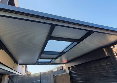 Cerramientos de terrazas, áticos, porches, naves con y sin estructura metálica, con ventanas de aluminio, de RPT o PVC, tragaluces de cristal. Cerramientos Castillo