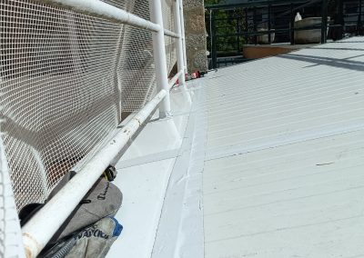 Cerramientos de terrazas, áticos, porches, naves con y sin estructura metálica, con ventanas de aluminio, de RPT o PVC, tragaluces de cristal. Cerramientos Castillo