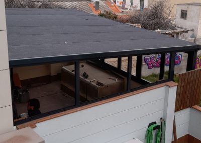 Cerramientos de terrazas, áticos, porches, naves con y sin estructura metálica, con ventanas de aluminio, de RPT o PVC, tragaluces de cristal. Cerramientos Castillo