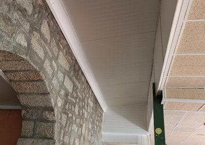 Cerramientos de terrazas, áticos, porches, naves con y sin estructura metálica, con ventanas de aluminio, de RPT o PVC, tragaluces de cristal. Cerramientos Castillo