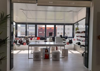 Cerramientos de terrazas, áticos, porches, naves con y sin estructura metálica, con ventanas de aluminio, de RPT o PVC, tragaluces de cristal. Cerramientos Castillo