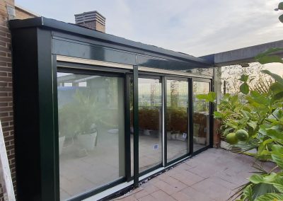 Cerramientos de terrazas, áticos, porches, naves con y sin estructura metálica, con ventanas de aluminio, de RPT o PVC, tragaluces de cristal. Cerramientos Castillo