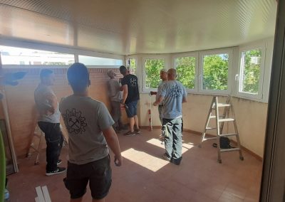 Cerramientos de terrazas, áticos, porches, naves con y sin estructura metálica, con ventanas de aluminio, de RPT o PVC, tragaluces de cristal